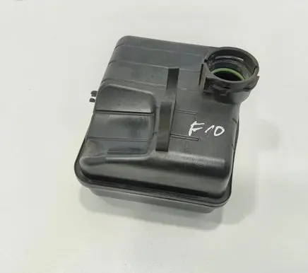 BMW 5 F10 F11 Intake resonator 13718512249