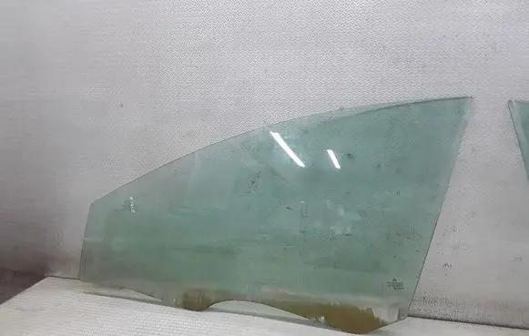 Citroen C5 Front door window glass four-door