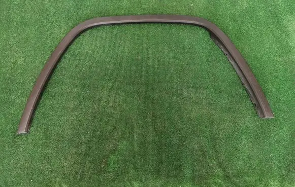 Jeep Grand Cherokee Front arch trim 