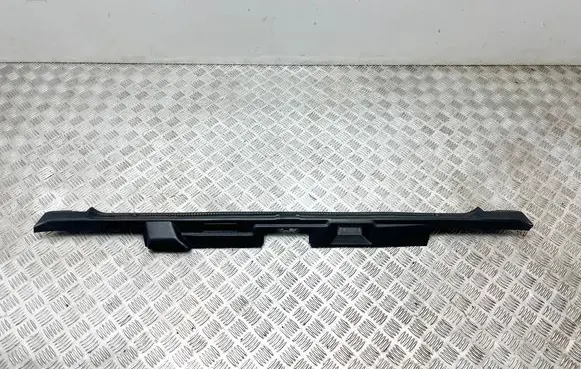 Trunk/boot sill cover protection