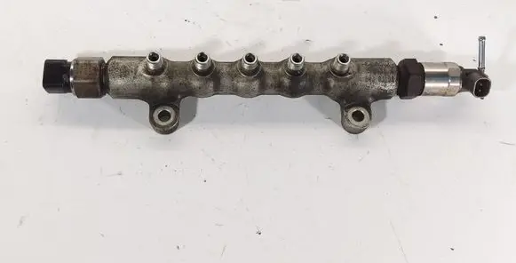 Toyota Avensis Verso Fuel main line pipe 89458