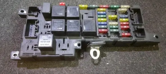 Volvo S60 Fuse box set 518828108 30728008-DIEP2X