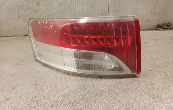 Toyota Avensis T270 Rear/tail lights