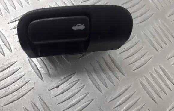 Nissan Altima Tailgate/boot open switch button 