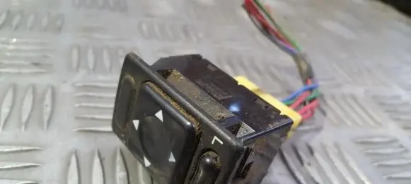 Subaru Forester SF Wing mirror switch