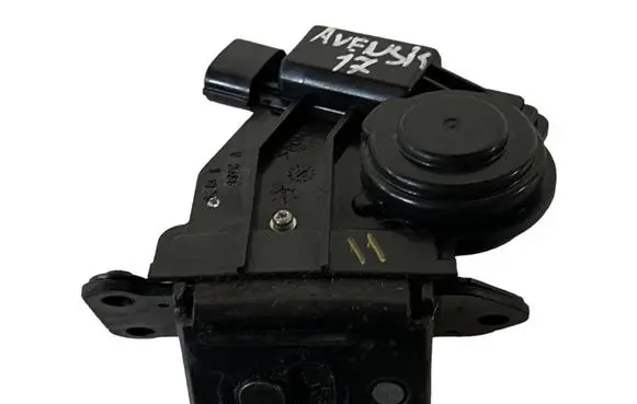 Toyota Avensis T270 Loading door lock 6935028150