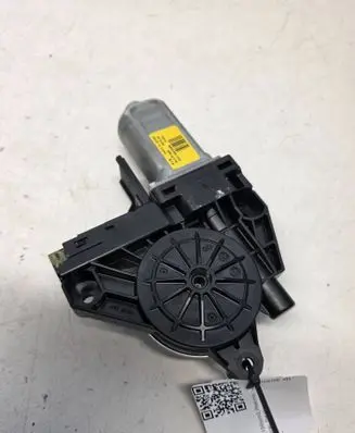 Volvo S60 Front door window regulator motor 966268103