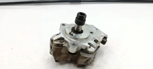 BMW 5 E60 E61 Fuel injection high pressure pump 7798333 70330738
