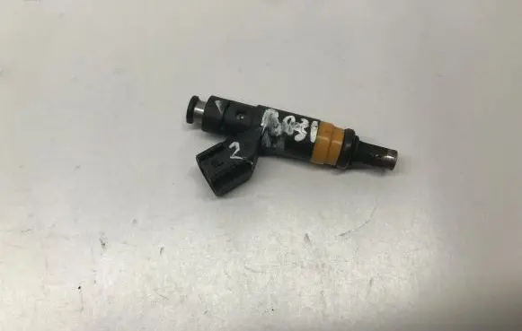 Dodge RAM 1500 DS Fuel injector 05037479AD 05037479