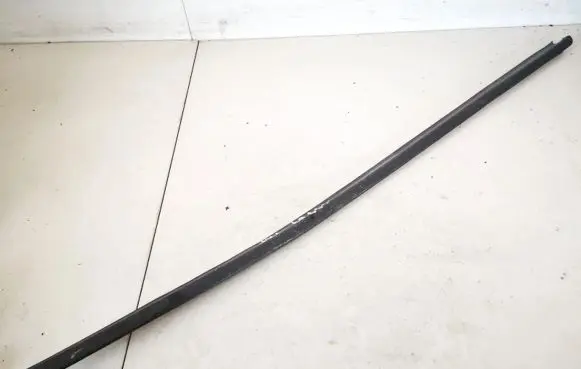 Volkswagen Bora Front door glass trim molding 