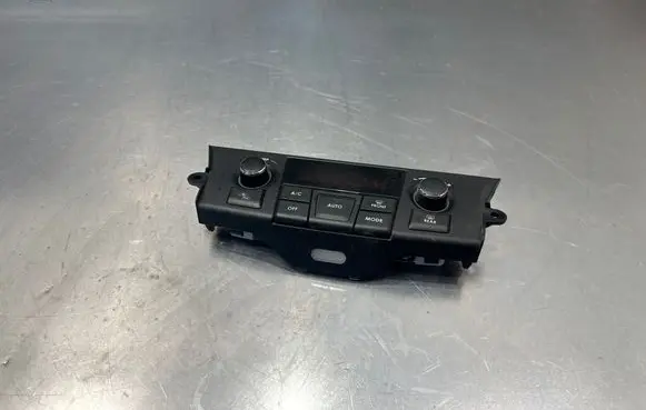 Suzuki Swift II Climate control unit 3951068L00 078995 3951068L0
