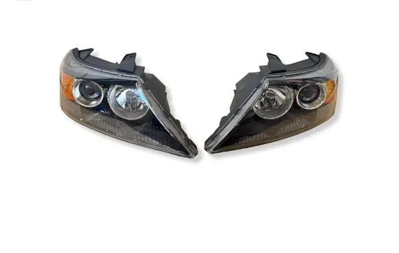 KIA Sorento Headlight/headlamp 921022P030