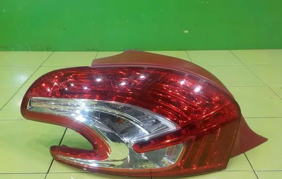 Peugeot 208 I Rear/tail lights 9672628280