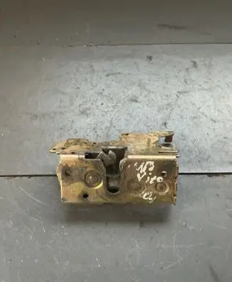 Mercedes-Benz Vito Viano W638 Front door lock