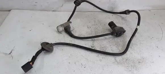 Audi A4 S4 B6 8E 8H ABS brake wheel speed sensor 0265006682