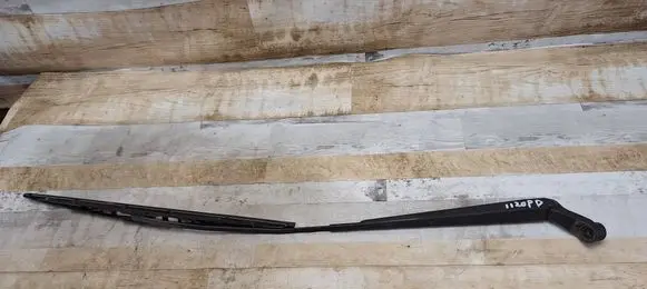 Toyota Yaris Front wiper blade arm
