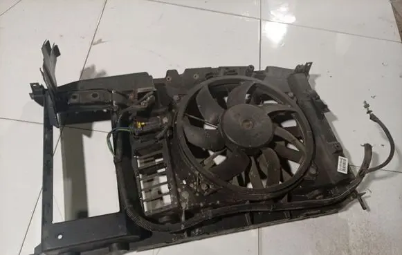 Peugeot Partner Radiator cooling fan shroud 