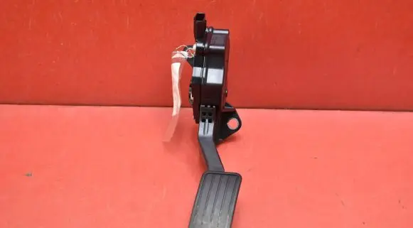 Subaru Forester SH Accelerator throttle pedal 36010AG140