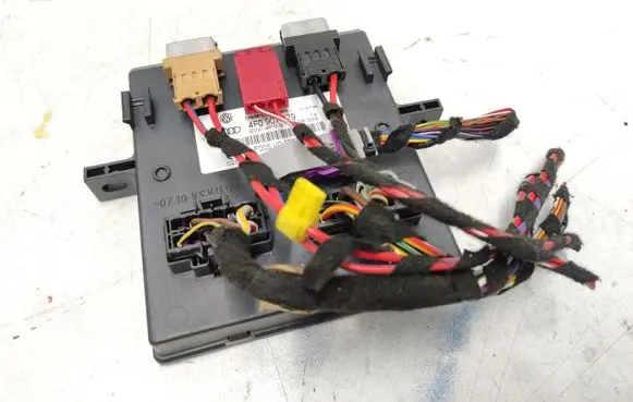 Audi A6 S6 C6 4F Comfort/convenience module 4F0907279
