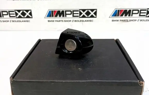 BMW 3 E90 E91 Front door lock (next to the handle) 
