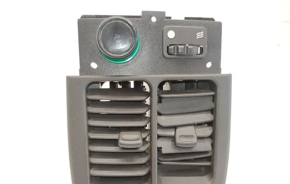 Rear air vent grill