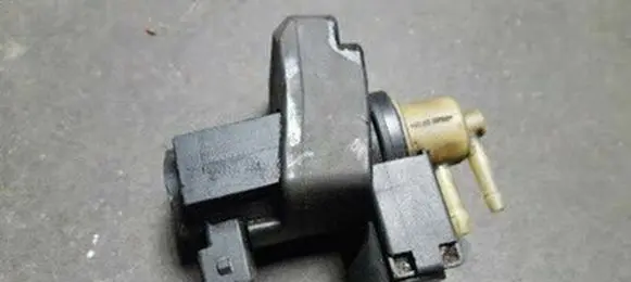 Renault Scenic I Turbo solenoid valve 8200486264