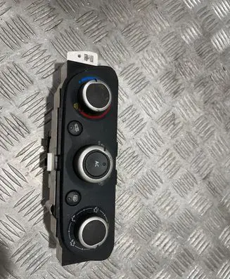 Renault Megane III Climate control unit T1001786G