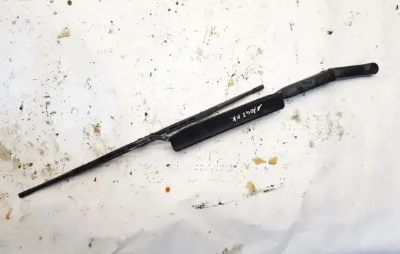 Audi 80 90 B3 Front wiper blade arm