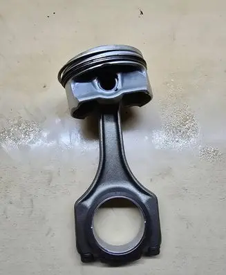 BMW M5 Piston with connecting rod 7840922