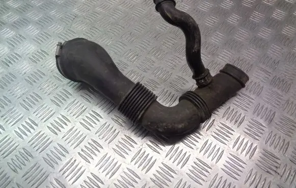 Ford Focus Air intake hose/pipe 4M51-9A673-AE