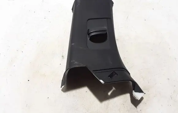 (D)pillar trim (top)
