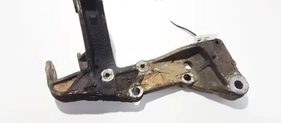 Skoda Octavia Mk2 (1Z) Front lower control arm/wishbone 1k0199296e