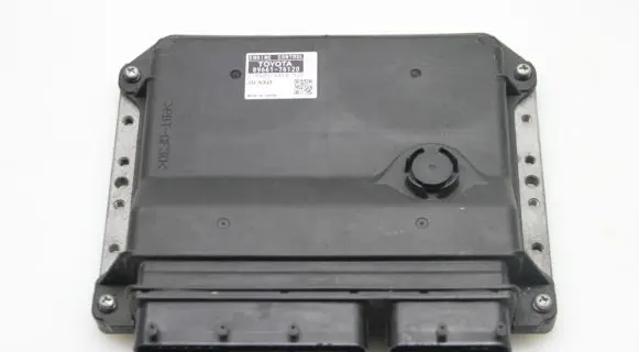 Lexus CT 200H Engine control unit/module 8966176120