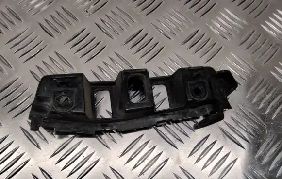 Volkswagen Touareg II Front bumper mounting bracket 7P6807184F 20105302