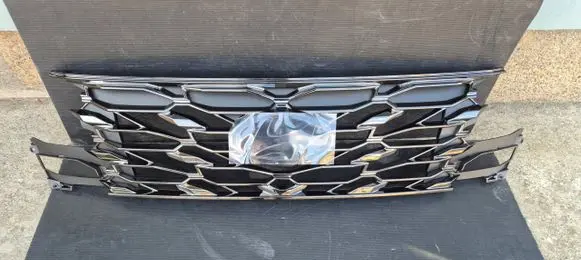 Hyundai Tucson IV NX4 Front grill