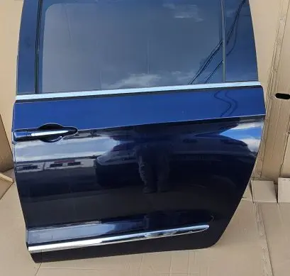 Chrysler Pacifica Side sliding door 3040966
