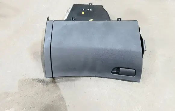 Honda Civic Glove box