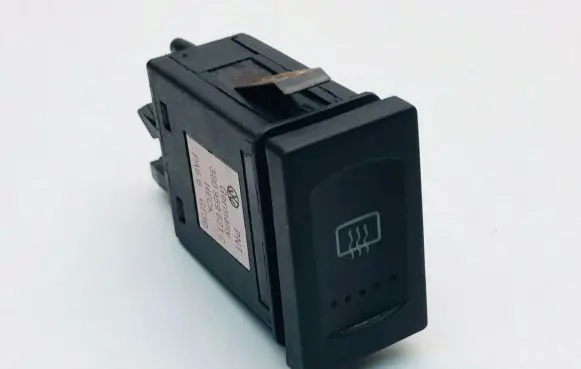 Volkswagen PASSAT B5 Windscreen/window heater switch 3B0959621C