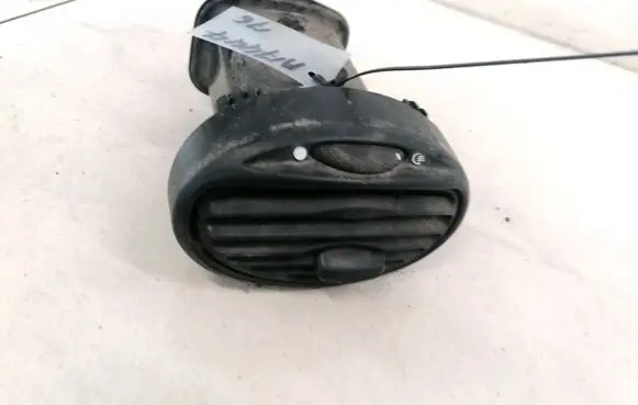 Ford Focus Dash center air vent grill 98AB19893BJW D1B1AR66ZA