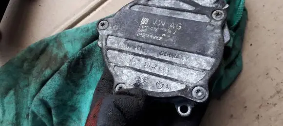 Audi A4 S4 B8 8K Vacuum pump 06E145100R