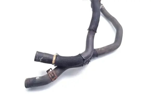 Toyota Avensis T270 Engine coolant pipe/hose