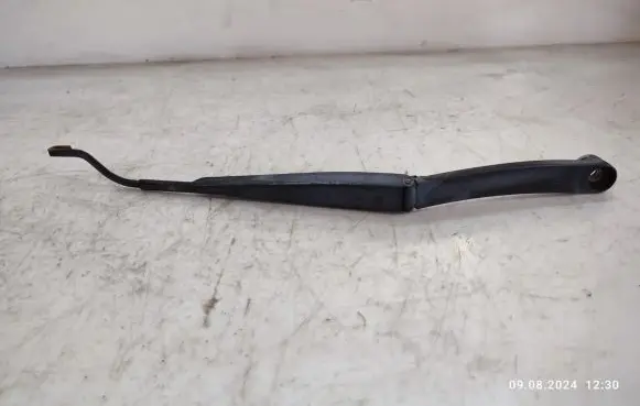 Hyundai Santa Fe Front wiper blade arm