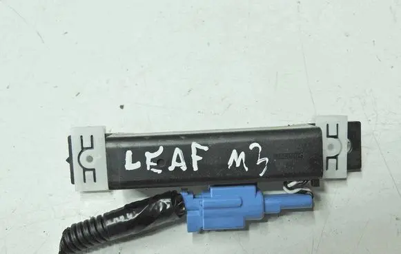 Nissan Leaf I (ZE0) Antenna control unit 
