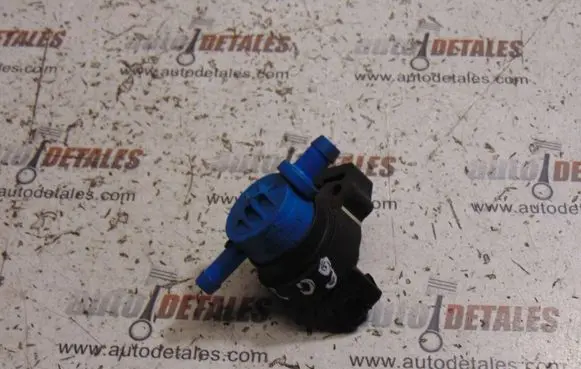 Mercedes-Benz C W204 Turbo solenoid valve A0004705493