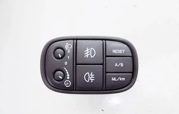 Jaguar S-Type Headlight level height control switch