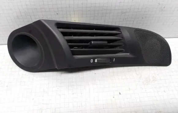 BMW 5 E39 Dashboard side air vent grill/cover trim 8391174