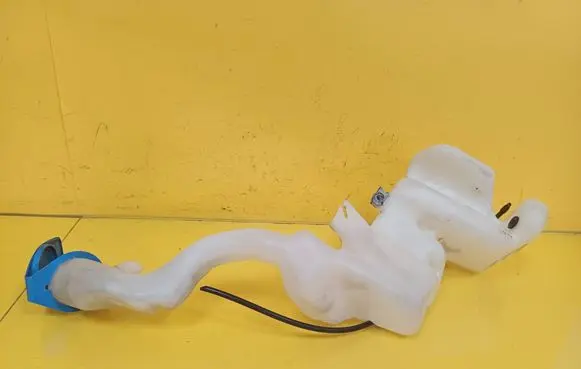Windshield washer fluid reservoir/tank