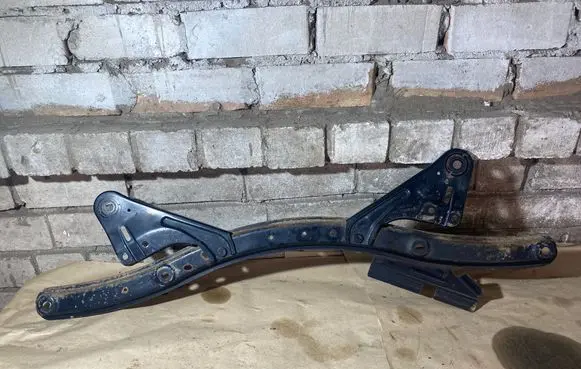 Ford Focus Bottom radiator support slam panel 8V61A10684AC C9H7A AV61101A80AF