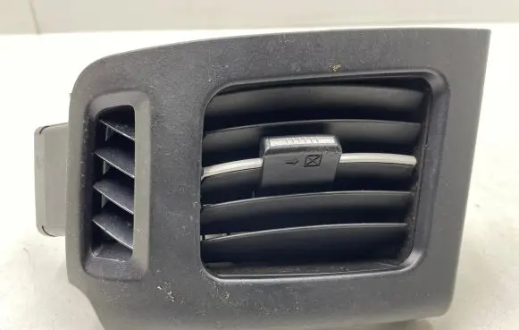 Toyota Prius (XW30) Dashboard side air vent grill/cover trim 5565047110 1307140