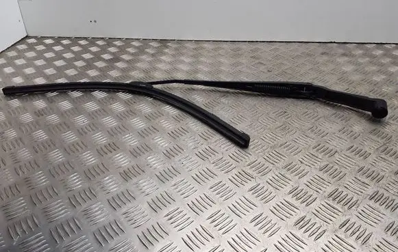 Nissan Qashqai Windshield/front glass wiper blade 